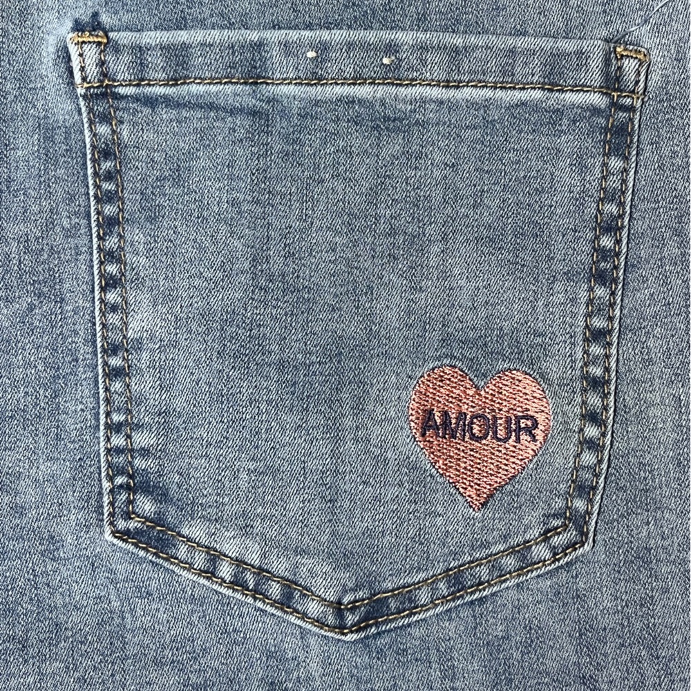 CHARLIE B Wide Leg Jeans Denim Whimsical Embroidered Icons Raw Hem Sz 8 - Picture 7 of 12